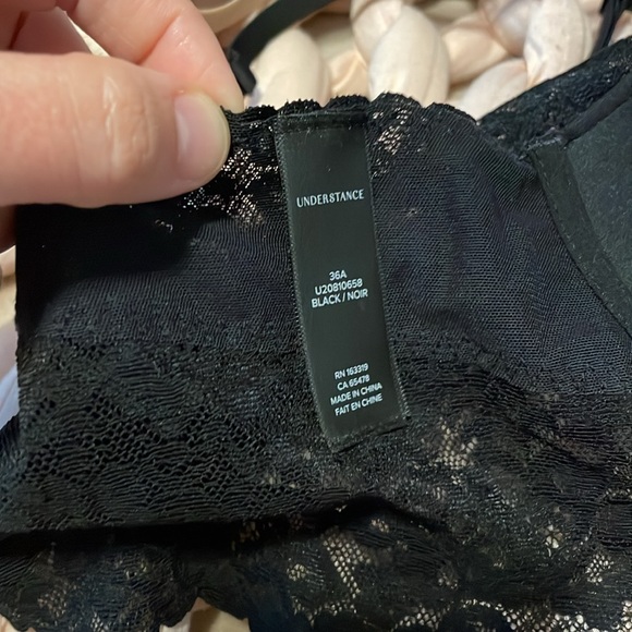 Lot of two Understance brand wireless bralettes, 36A. 1 black, 1 beige - Picture 4 of 7
